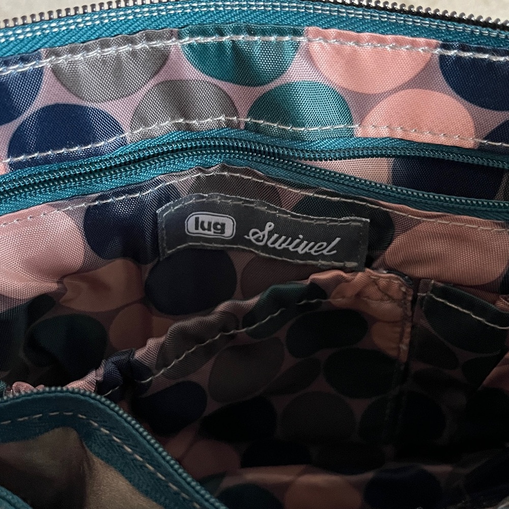 Lug Swivel Turquoise Quilted Crossbody Bag with Heart Pouch - Picture 5 of 5